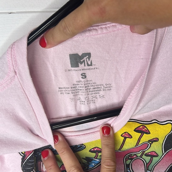 MTV. Size small T-Shirt. Graphic Tee - Picture 2 of 3